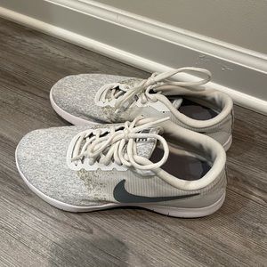 Nike running shoes size 9.5 Womens